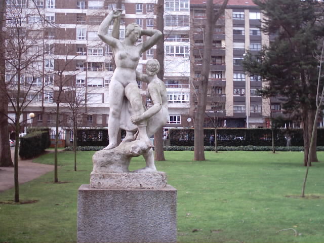 Gijon.jpg (78675 bytes)